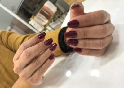 manicura-zaragoza-la-vita-nails-color-vino